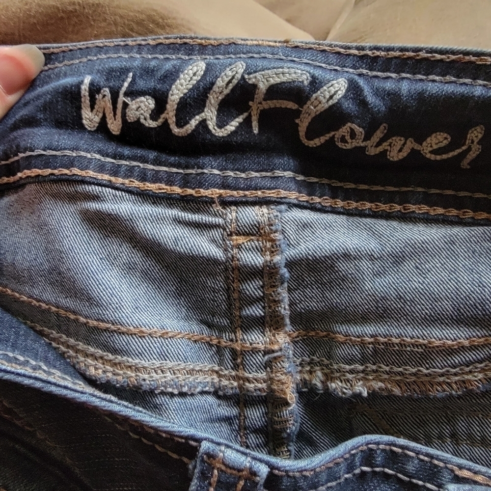 Wallflower Demin Distressed Jeans, Size Junior 5 - Picture 4 of 5